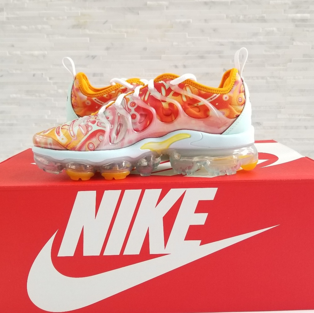 🛑SOLD🛑 New NIKE Air Vapormax Plus QS Sneakers - Picture 4 of 7